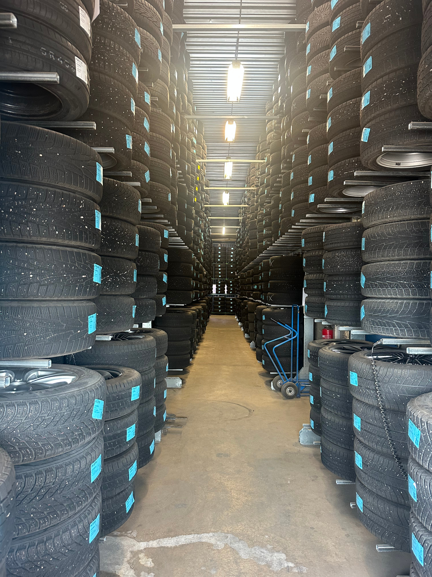 Tyre storage at one of Däckverket's workshops